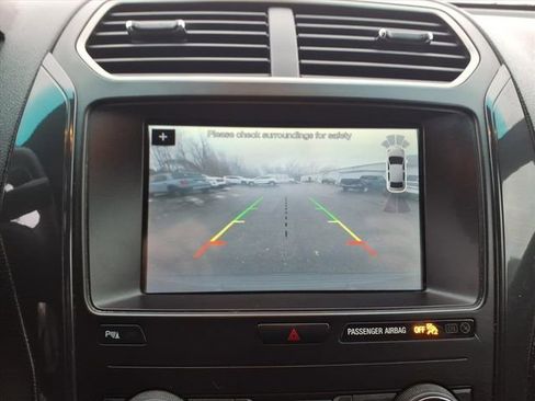 Used 2019 Ford Explorer XLT w/ Equipment Group 202A image 18