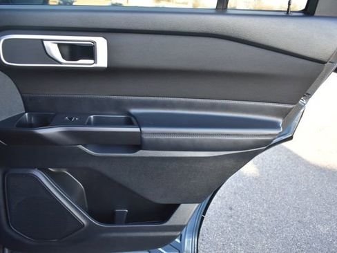 Used 2020 Ford Explorer XLT w/ Comfort Package image 44