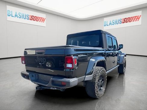 Used 2022 Jeep Gladiator Sport AWD/4WD image 2