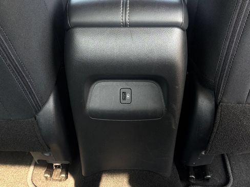 Used 2025 Nissan Sentra SV FWD image 22