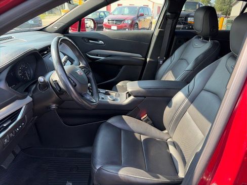 Used 2019 Cadillac XT4 Premium Luxury w/ Technology Package AWD/4WD image 9