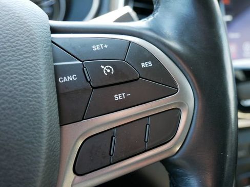 Used 2020 Jeep Cherokee Limited AWD/4WD image 25
