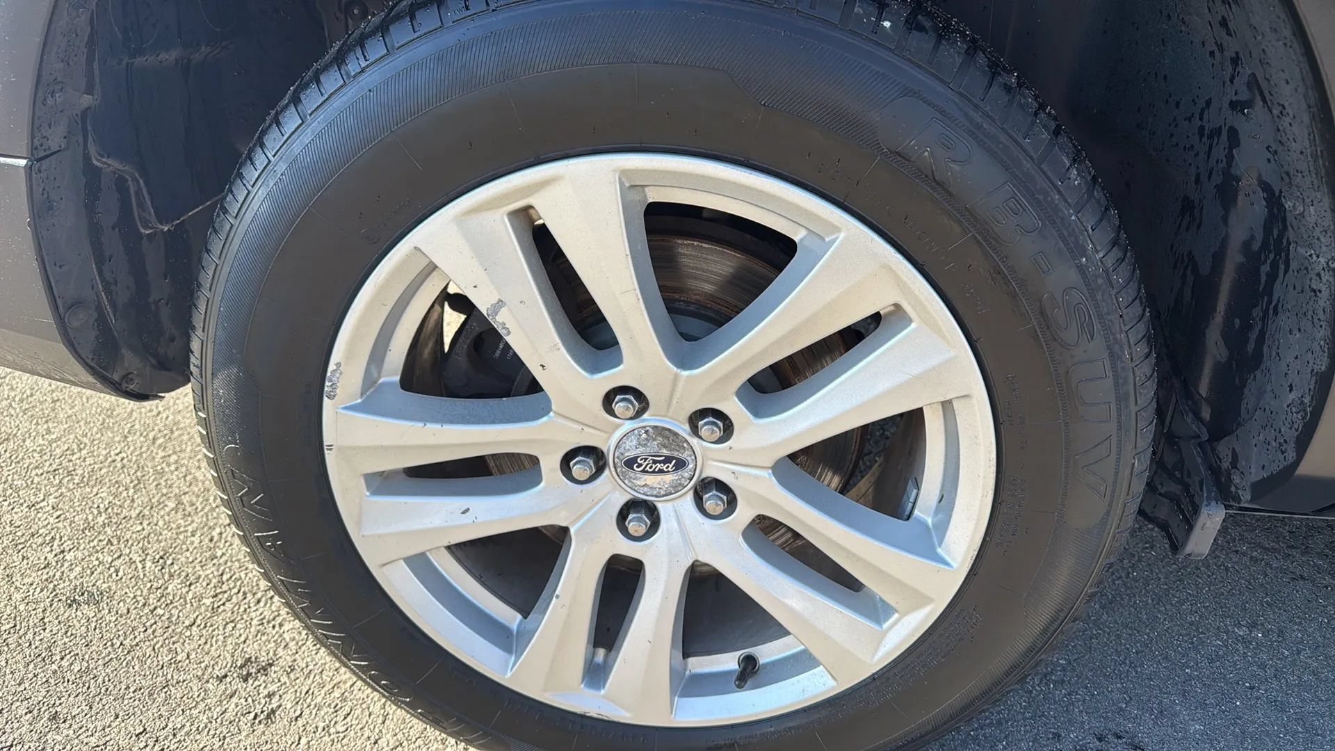 Used 2018 Ford Explorer XLT AWD/4WD image 13