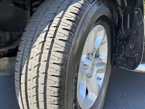 Used 2014 Toyota 4Runner SR5 image 12