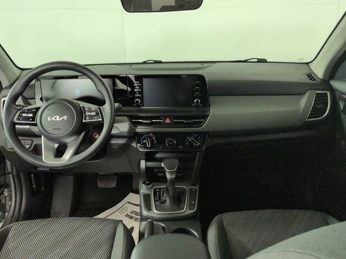 Used 2024 Kia Seltos LX AWD/4WD image 14