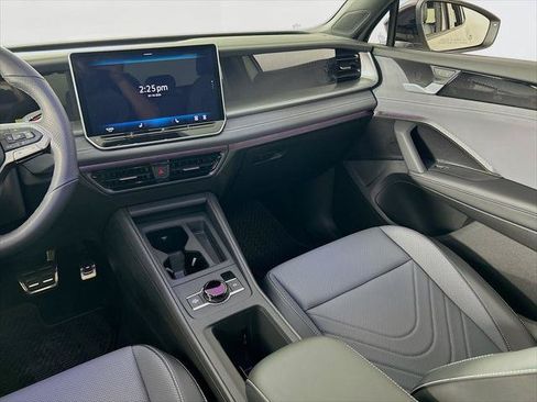 New 2026 Volkswagen Tiguan SE R-Line AWD/4WD image 23