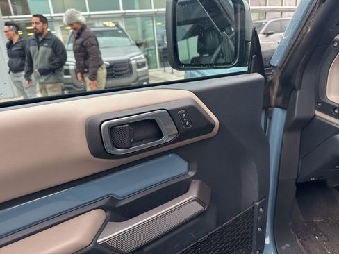 Used 2023 Ford Bronco Wildtrak image 13