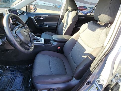 Certified 2025 Toyota RAV4 XLE image 21