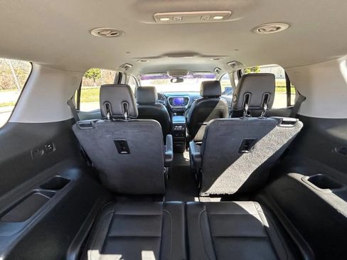 Used 2019 GMC Acadia SLT FWD image 15