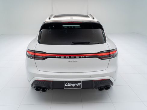 Certified 2026 Porsche Macan AWD/4WD image 10