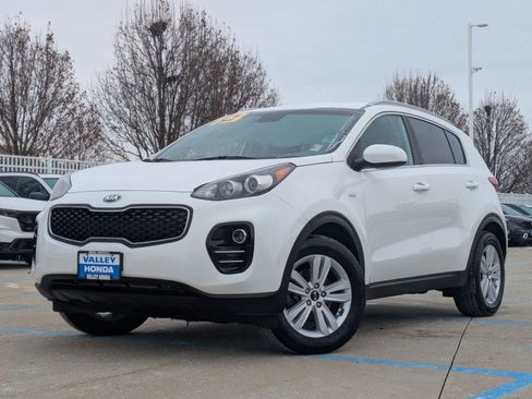 Used 2019 Kia Sportage LX w/ LX Popular Package image 2