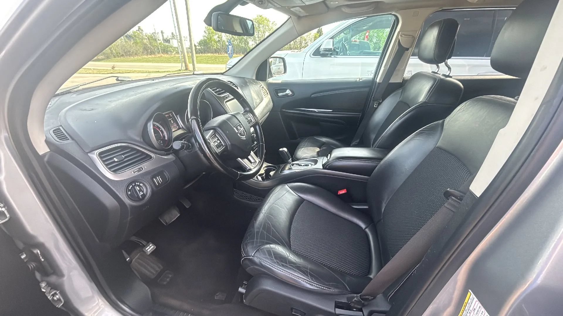 Used 2020 Dodge Journey Crossroad FWD image 2