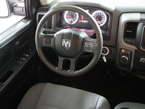 Used 2017 RAM 1500 Express image 15