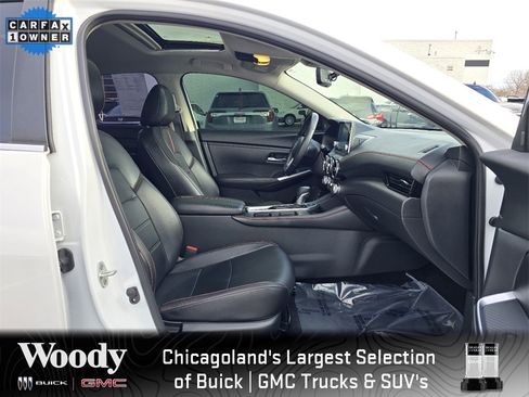 Used 2023 Nissan Sentra SR w/ SR Premium Package image 33