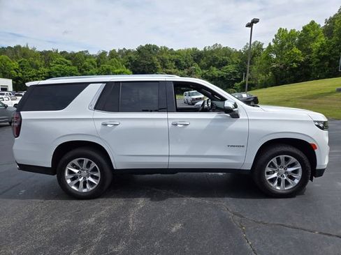 Used 2024 Chevrolet Tahoe Premier AWD/4WD image 12
