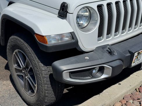 Used 2023 Jeep Wrangler Unlimited Sahara AWD/4WD image 17