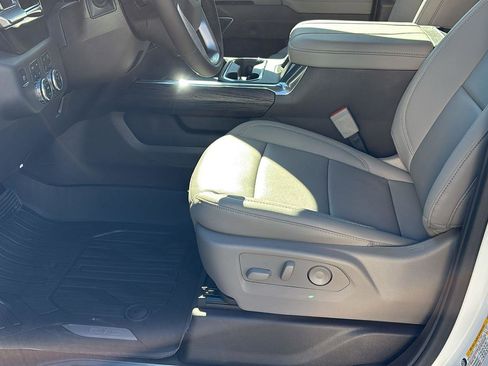 New 2026 GMC Sierra 2500 SLT w/ SLT Premium Package image 14