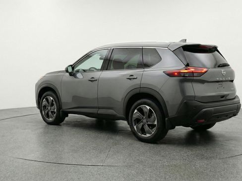 Used 2025 Nissan Rogue SV AWD/4WD image 6