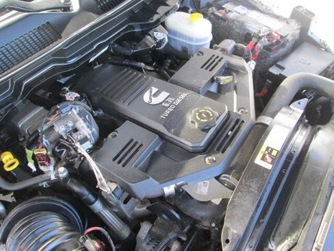 Used 2017 RAM 3500 SLT image 24