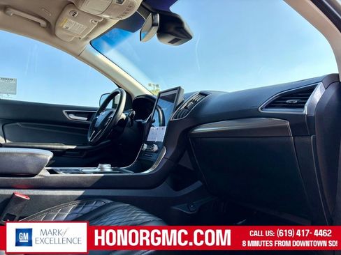 Used 2024 Ford Edge Titanium image 23