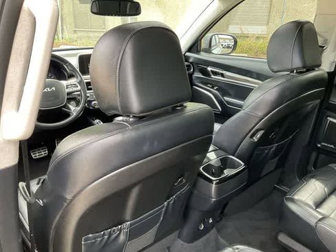 Used 2022 Kia Telluride SX w/ SX Prestige Package image 16