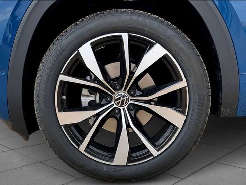 New 2026 Volkswagen Atlas Cross Sport SEL Premium R-Line AWD/4WD image 12
