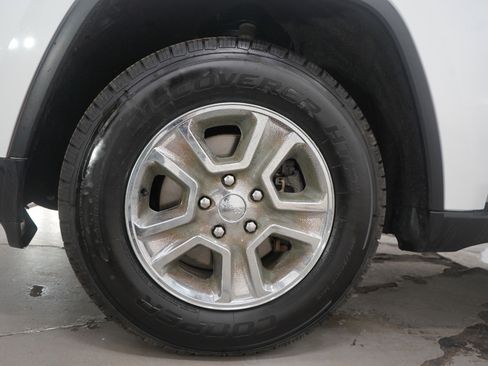 Used 2015 Jeep Grand Cherokee Laredo w/ Quick Order Package 23E image 27