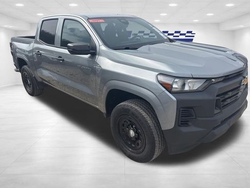 Used 2024 Chevrolet Colorado W/T image 3