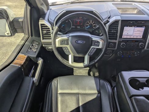 Used 2019 Ford F150 Lariat w/ Trailer Tow Package image 15