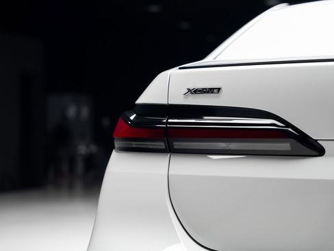 Used 2024 BMW 760i xDrive image 27