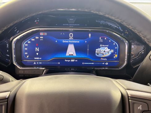 Used 2025 Chevrolet Silverado 2500 ZR2 w/ Technology Package image 19