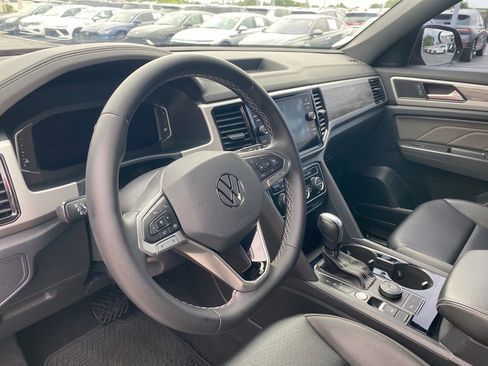 Used 2022 Volkswagen Atlas Cross Sport SE AWD/4WD image 14