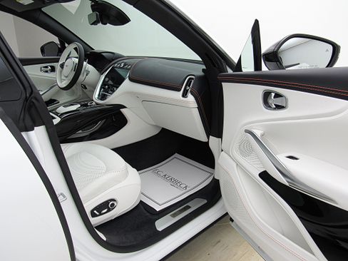 Used 2023 Aston Martin DBX 707 AWD/4WD image 37