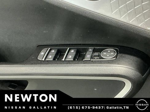 Used 2025 Kia Soul LX FWD image 31