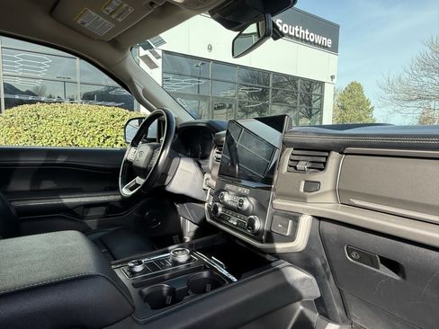 Used 2024 Ford Expedition Max XLT image 29