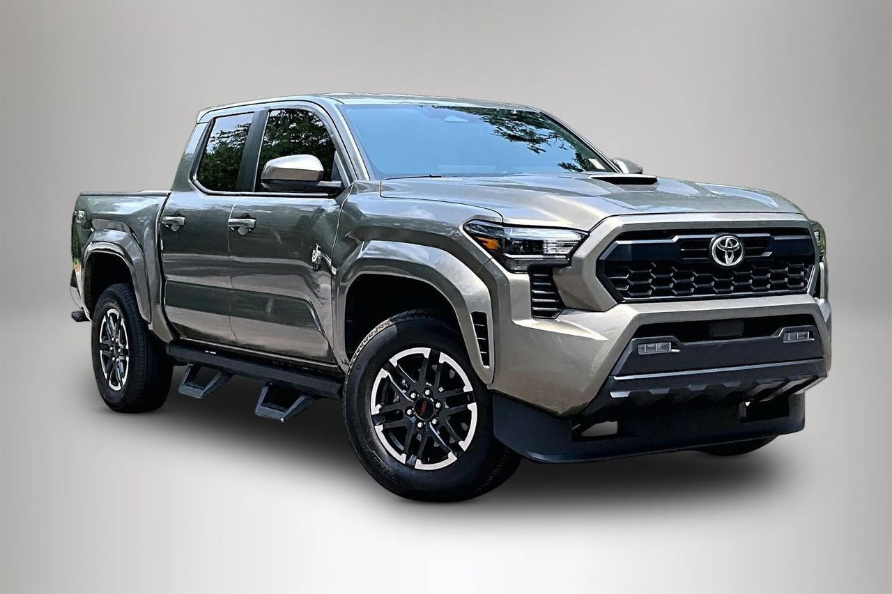 Used 2024 Toyota Tacoma TRD Sport AWD/4WD image 2