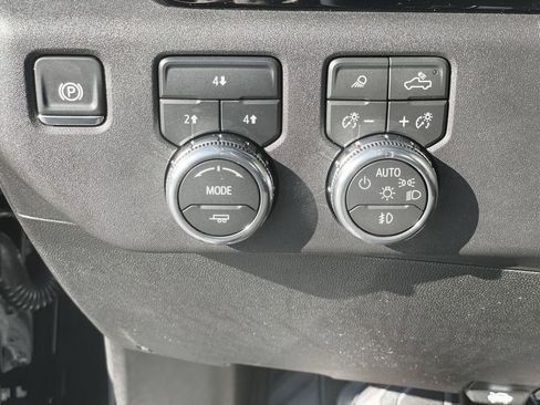 New 2026 GMC Sierra 2500 SLE w/ SLE Value Package; image 23