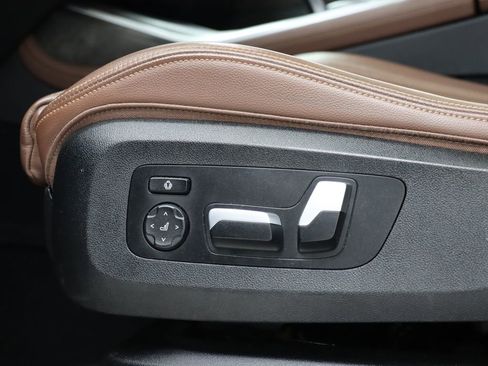 Used 2020 BMW X7 xDrive40i w/ Premium Package AWD/4WD image 13