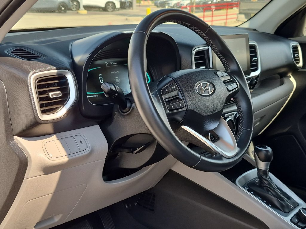 Used 2026 Hyundai Venue SEL FWD image 15