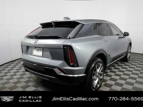 New 2026 Cadillac Optiq Luxury 2 RWD image 3