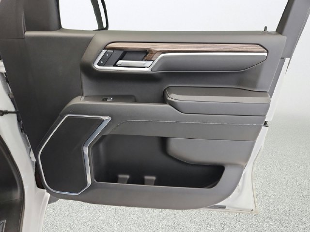 Used 2025 Chevrolet Silverado 1500 LT AWD/4WD image 27