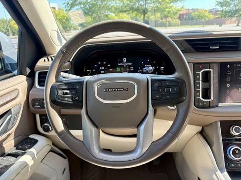 Used 2023 GMC Yukon XL Denali AWD/4WD image 20