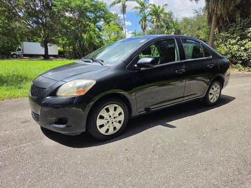 Used 2012 Toyota Yaris Sedan FWD image 3