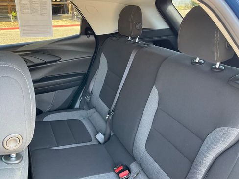 Used 2023 Chevrolet TrailBlazer LT image 28