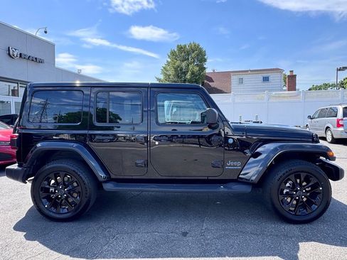 Certified 2025 Jeep Wrangler Unlimited Sahara AWD/4WD image 8