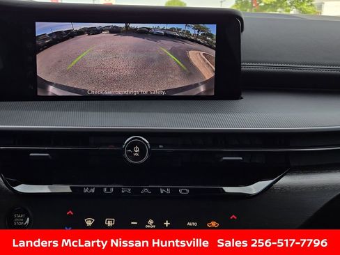 Used 2025 Nissan Murano SV AWD/4WD image 19