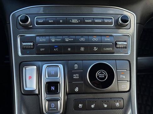 Used 2021 Hyundai Santa Fe Limited image 23