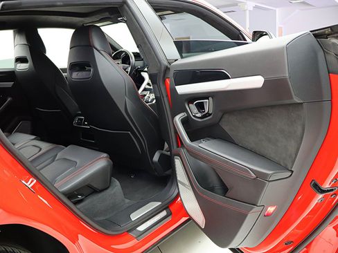 Used 2020 Lamborghini Urus AWD/4WD image 39