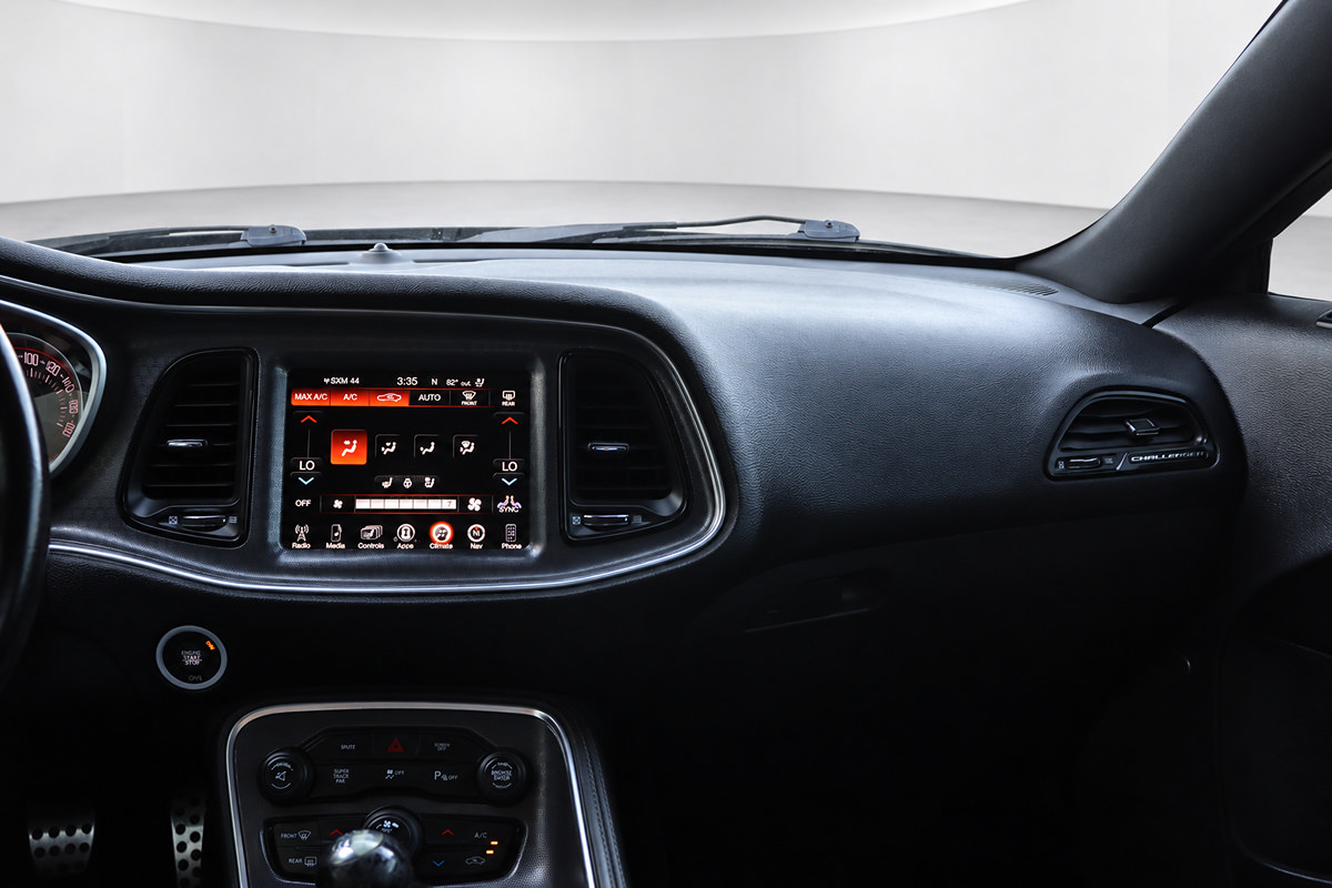 Used 2016 Dodge Challenger R/T Scat Pack w/ Leather Interior Group RWD image 27