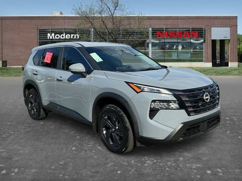 Certified 2026 Nissan Rogue SV FWD image 6